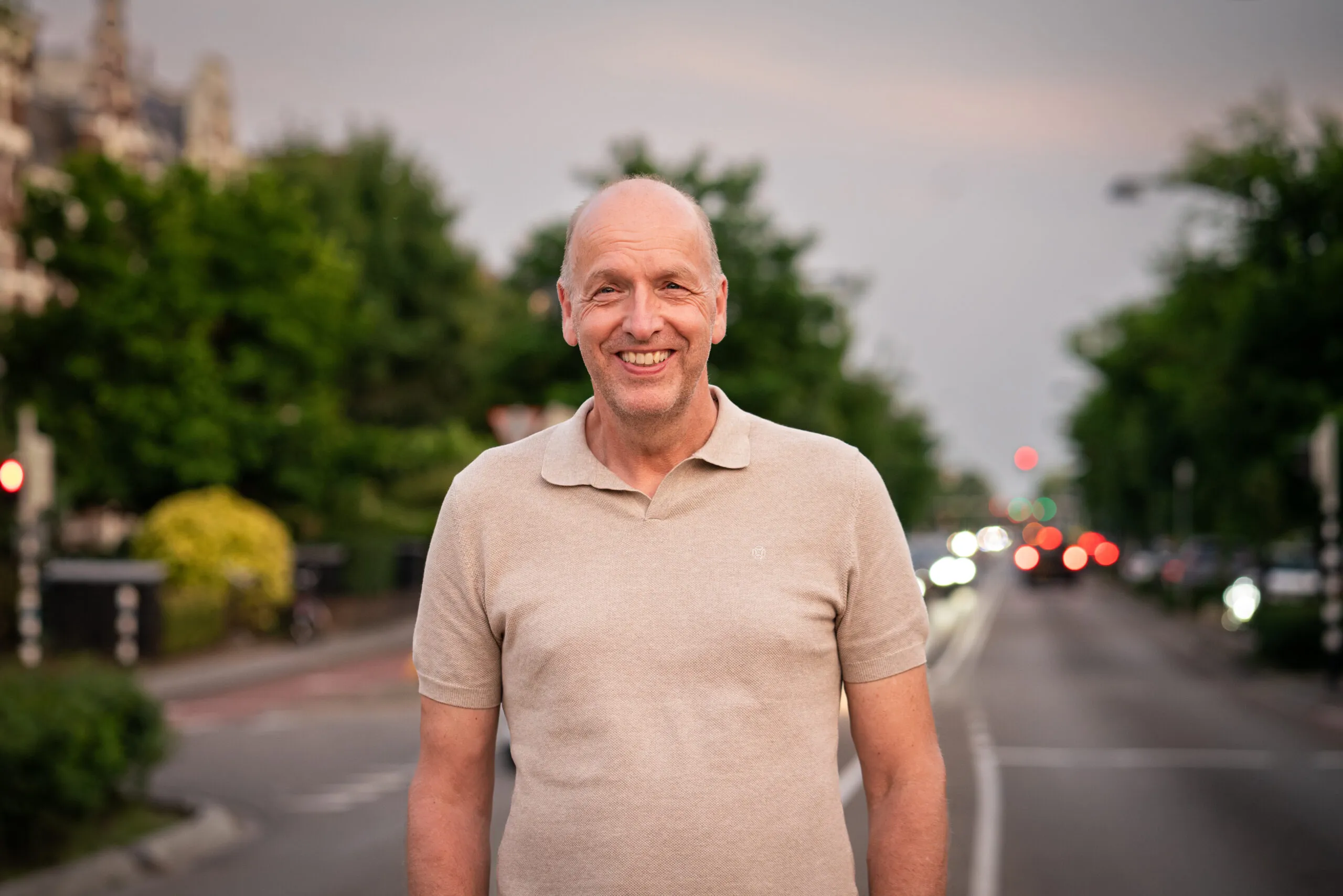 Teun staat op de Sint Annastraat.