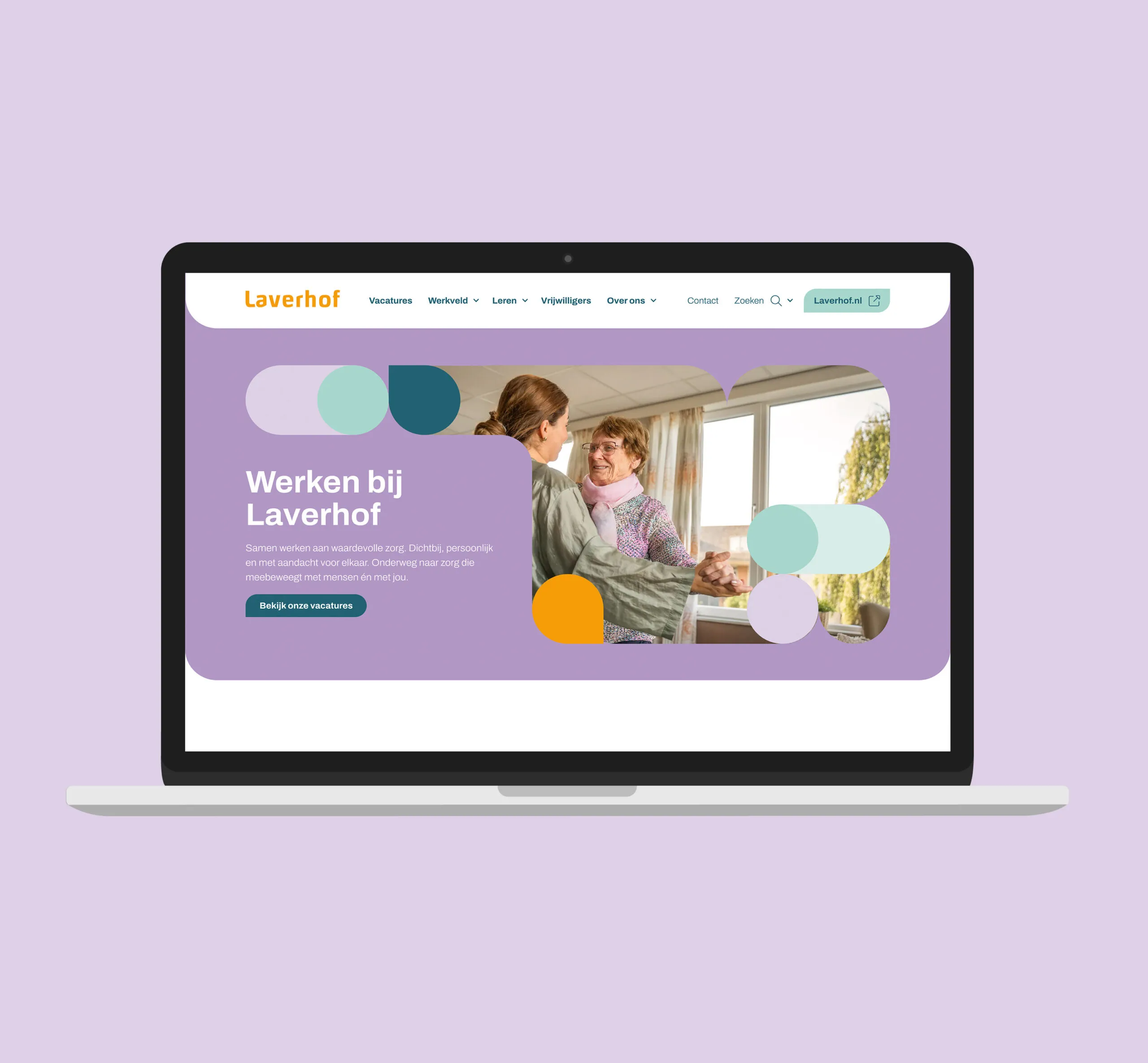 Laptop waarop je de werkenbij-website van Laverhof in beeld ziet