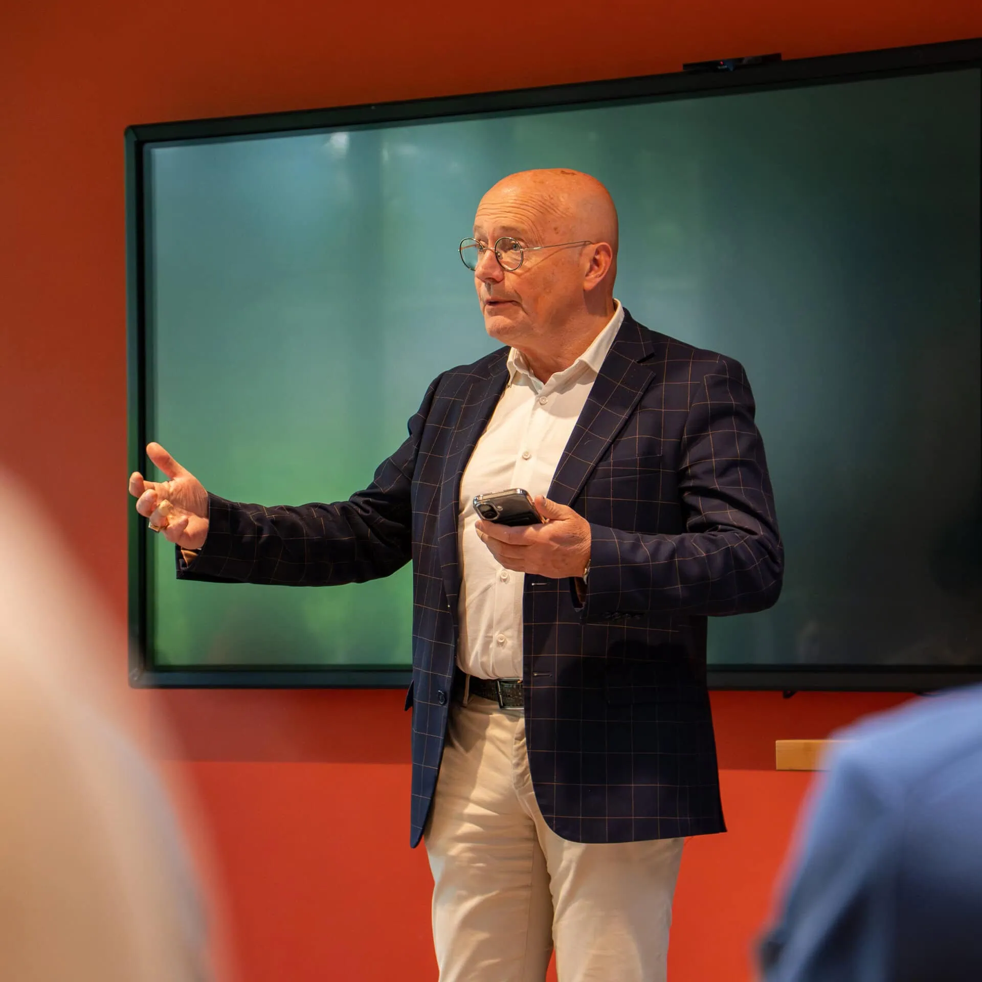 Bestuurder Antares presenteert aan collega's